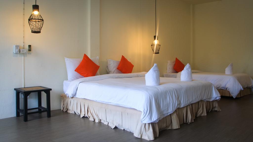 Sunshine Inn Resort Khao Lak Esterno foto